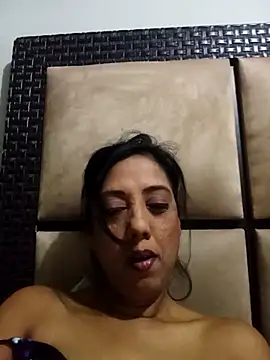 Mahi4luv online show from March 2026 10:36:01 PM