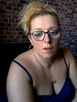 winniess40 online show from December 2024 09:33:02 AM