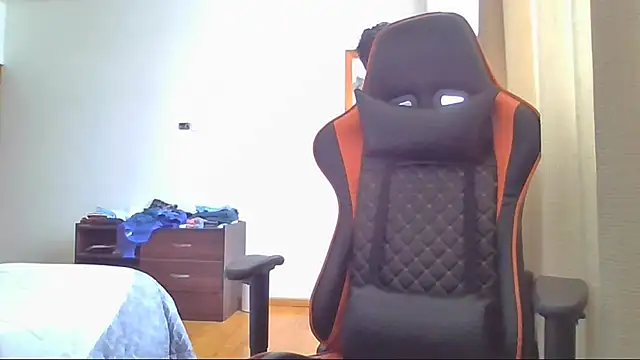 Snapshot of Alcastillov1 chatting on February 2025 08:04:01 PM Alcastillov1 online show from February 2025 08:04:01 PM