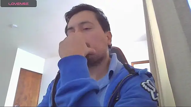 Snapshot of Alcastillov1 chatting on February 2025 10:29:02 PM Alcastillov1 online show from February 2025 10:29:02 PM