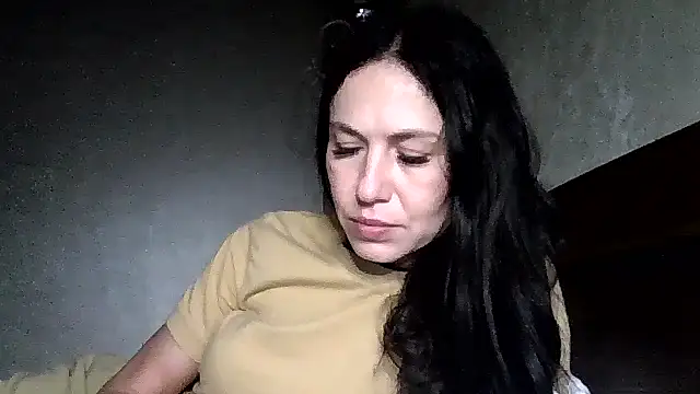 Snapshot of JulianaGold1 chatting on April 2026 09:23:01 PM JulianaGold1 online show from April 2026 09:23:01 PM