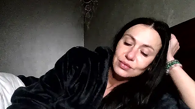 Snapshot of JulianaGold1 chatting on April 2026 09:19:01 PM JulianaGold1 online show from April 2026 09:19:01 PM