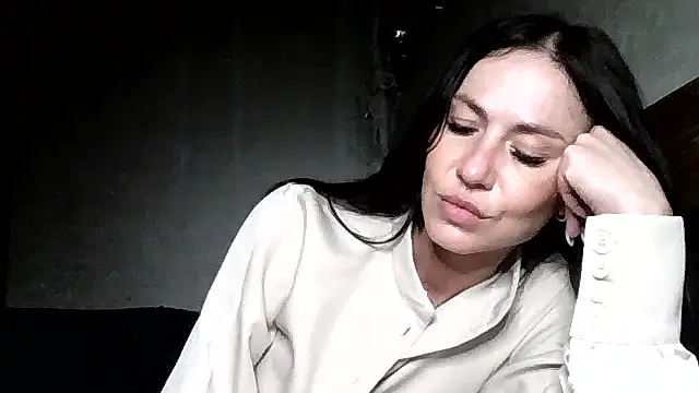 Snapshot of JulianaGold1 chatting on May 2026 06:37:01 PM JulianaGold1 online show from May 2026 06:37:01 PM