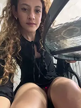 alana15 online show from October 2025 09:35:01 PM