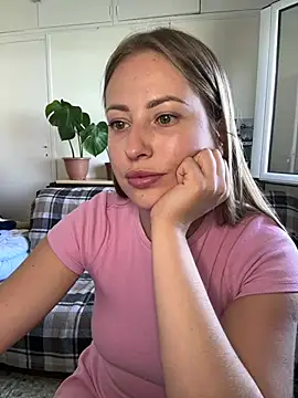 AlisaWhite online show from July 2026 02:01:02 PM