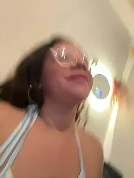 Vivi Kvsh online show from March 2026 10:15:01 PM