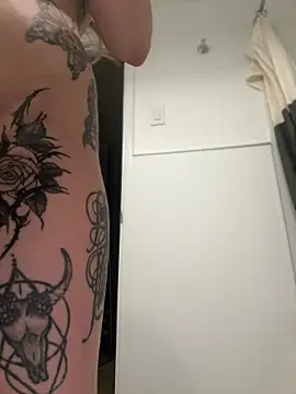 Snapshot of chloetease chatting on December 2024 11:17:02 PM chloetease online show from December 2024 11:17:02 PM