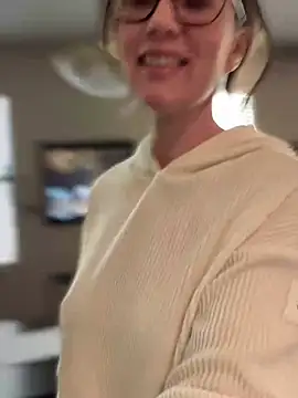 MaiseKnox online show from December 2024 06:45:01 PM