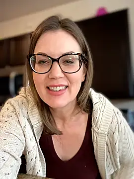 MaiseKnox online show from March 2026 07:06:02 PM