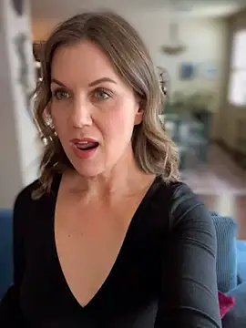 MaiseKnox online show from April 2026 04:48:01 PM