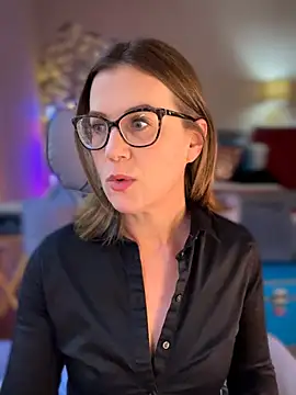 MaiseKnox online show from May 2026 10:15:02 PM