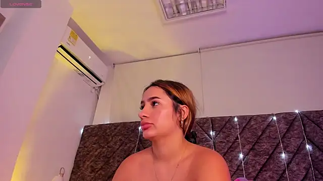 Vivi prinncess online show from February 2025 02:04:02 AM