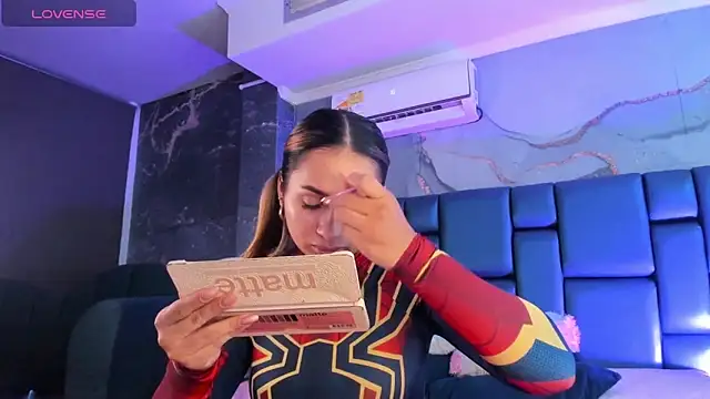 Vivi prinncess online show from February 2025 03:01:02 AM