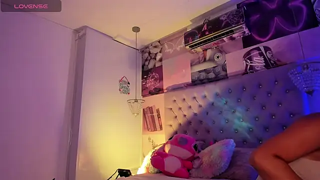 Vivi prinncess online show from March 2025 08:53:01 PM