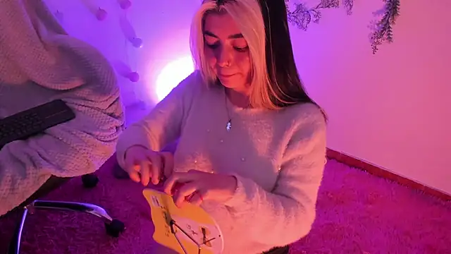 Sammysammy  online show from December 2024 04:49:02 AM