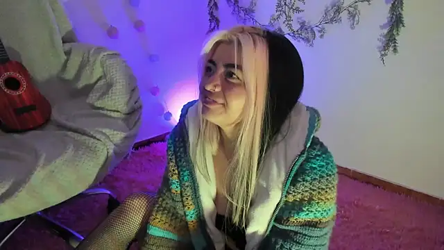 Sammysammy  online show from December 2024 11:20:01 PM