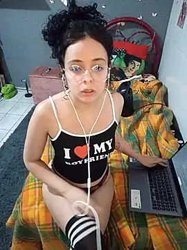 Snapshot of NinaSweet2 chatting on October 2025 04:00:02 AM NinaSweet2 online show from October 2025 04:00:02 AM
