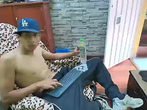 yefersonsijajaj online show from June 2026 08:37:02 PM