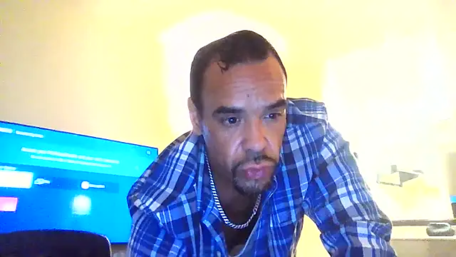Snapshot of JohnnyDeeper82 chatting on July 2026 09:12:01 AM JohnnyDeeper82 online show from July 2026 09:12:01 AM