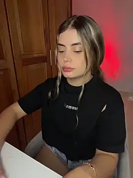 Miss valeriaa online show from March 2026 10:15:01 PM