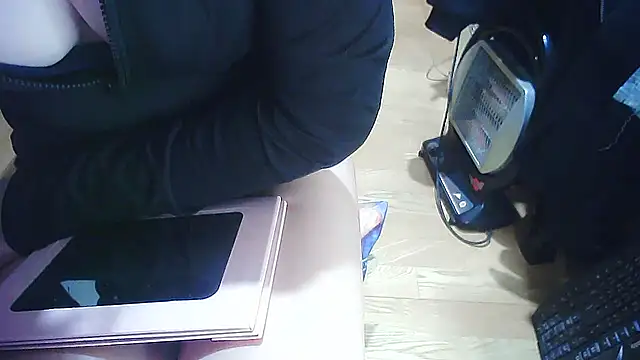 Snapshot of cindy01113520 chatting on January 2025 12:50:01 AM cindy01113520 online show from January 2025 12:50:01 AM