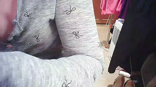 Snapshot of cindy01113520 chatting on February 2025 02:13:02 PM cindy01113520 online show from February 2025 02:13:02 PM