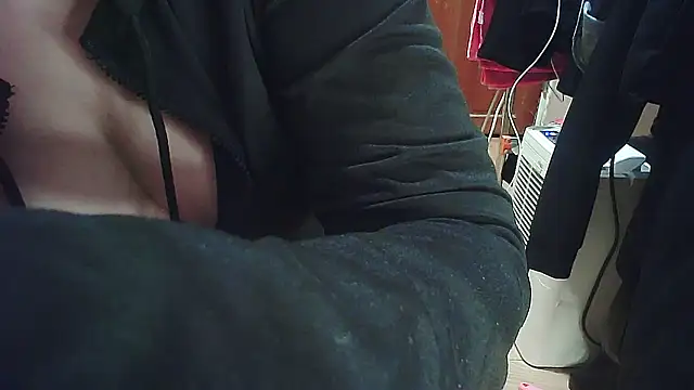 Snapshot of cindy01113520 chatting on March 2025 08:42:02 PM cindy01113520 online show from March 2025 08:42:02 PM