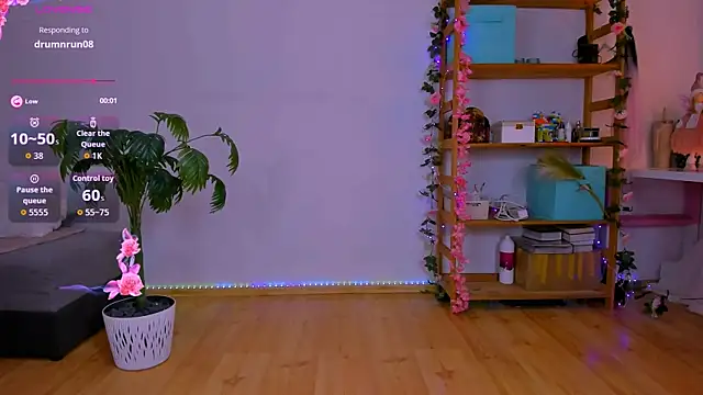 Teylor Fly online show from October 2025 06:36:02 AM