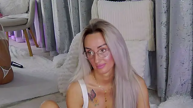 Snapshot of IsabelleEthan chatting on March 2026 01:08:01 AM IsabelleEthan online show from March 2026 01:08:01 AM