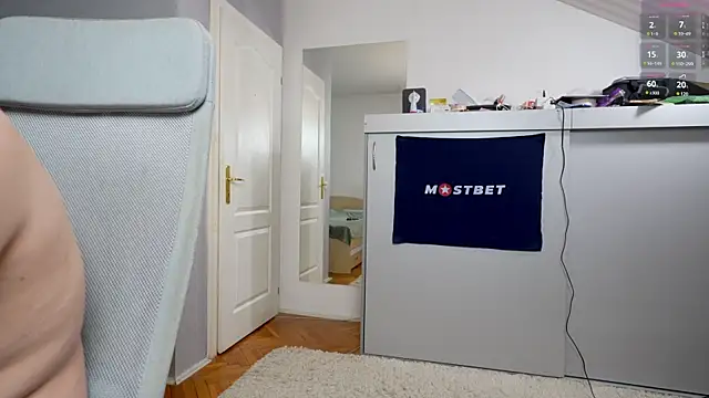 foxeslovefoxes online show from December 2024 02:24:02 PM