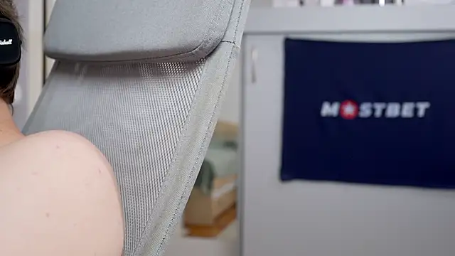 foxeslovefoxes online show from December 2024 12:16:01 PM