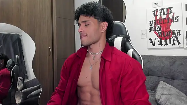 Snapshot of Alessandro_Vanni chatting on February 2026 03:32:01 AM Alessandro Vanni online show from February 2026 03:32:01 AM