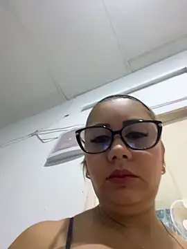 Snapshot of maymercy chatting on May 2026 11:17:02 AM maymercy online show from May 2026 11:17:02 AM