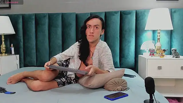 Snapshot of Karol_fenixx chatting on January 2025 06:14:02 PM Karol fenixx online show from January 2025 06:14:02 PM