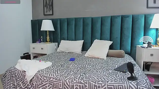 Snapshot of Karol_fenixx chatting on February 2025 07:51:02 AM Karol fenixx online show from February 2025 07:51:02 AM