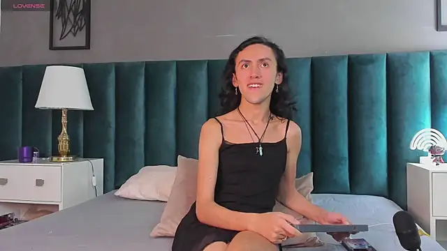 Snapshot of Karol_fenixx chatting on February 2025 08:13:02 PM Karol fenixx online show from February 2025 08:13:02 PM