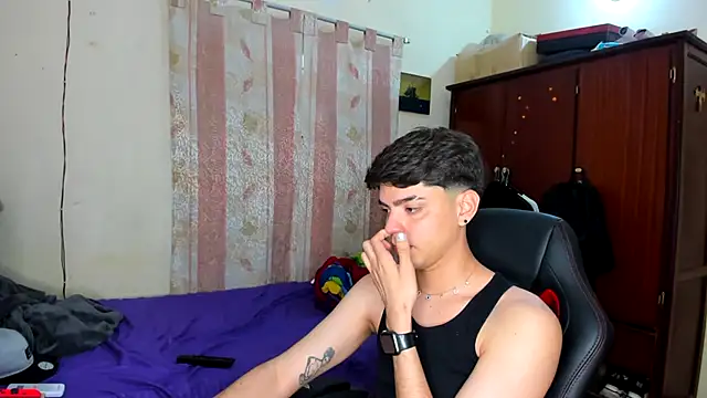 dylancrugerx online show from January 2025 09:09:02 PM