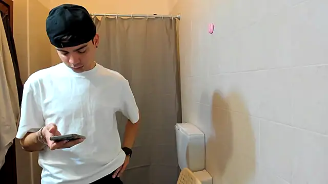 dylancrugerx online show from February 2026 05:27:01 PM