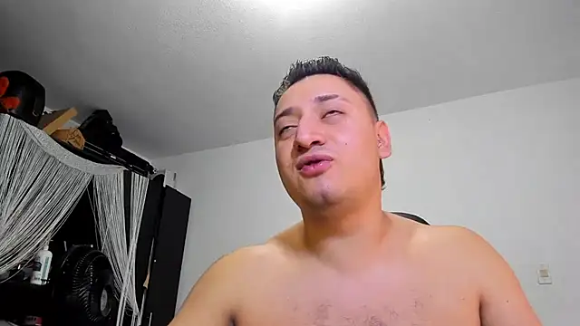 Snapshot of ares_sexxx chatting on July 2026 08:33:01 PM ares sexxx online show from July 2026 08:33:01 PM