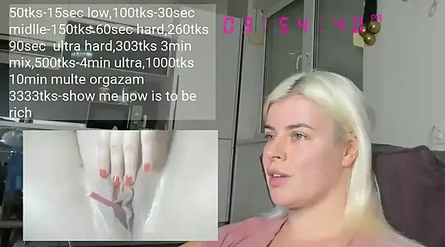 Snapshot of queenofthenighttt chatting on December 2024 02:55:01 PM queenofthenighttt online show from December 2024 02:55:01 PM