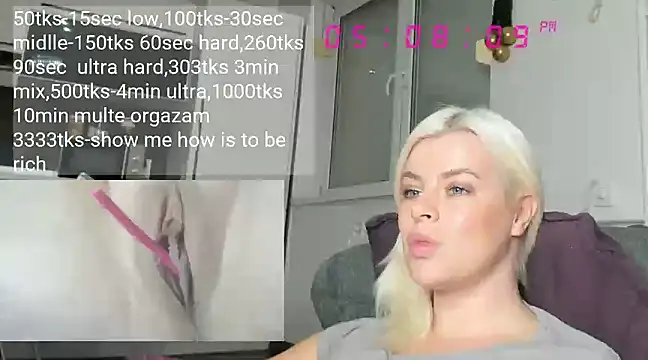 Snapshot of queenofthenighttt chatting on December 2024 04:08:02 PM queenofthenighttt online show from December 2024 04:08:02 PM