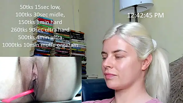 Snapshot of queenofthenighttt chatting on May 2026 10:44:02 AM queenofthenighttt online show from May 2026 10:44:02 AM