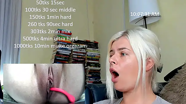 Snapshot of queenofthenighttt chatting on June 2026 08:08:01 AM queenofthenighttt online show from June 2026 08:08:01 AM