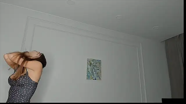 Snapshot of xx_leila chatting on December 2025 10:35:01 AM xx leila online show from December 2025 10:35:01 AM