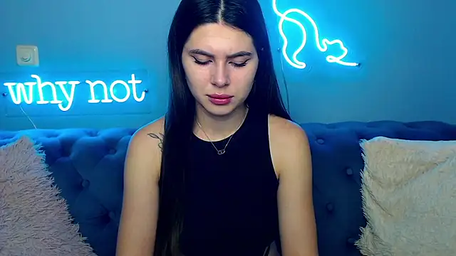 ViollinaLove online show from October 2025 04:45:01 AM