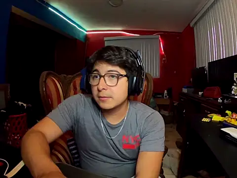 Nathanroberts111 online show from December 2025 11:34:02 PM