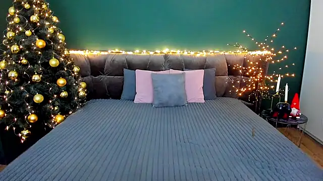 Rebecca Diamond online show from December 2025 06:43:01 AM