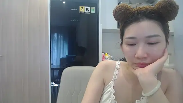 Snapshot of Asiagirll chatting on June 2026 03:40:02 AM Asiagirll online show from June 2026 03:40:02 AM
