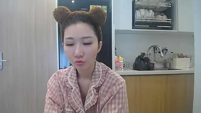 Snapshot of Asiagirll chatting on June 2026 03:36:01 AM Asiagirll online show from June 2026 03:36:01 AM