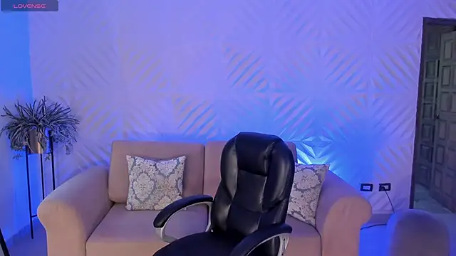 AbellaCroft online show from January 2026 01:05:02 PM